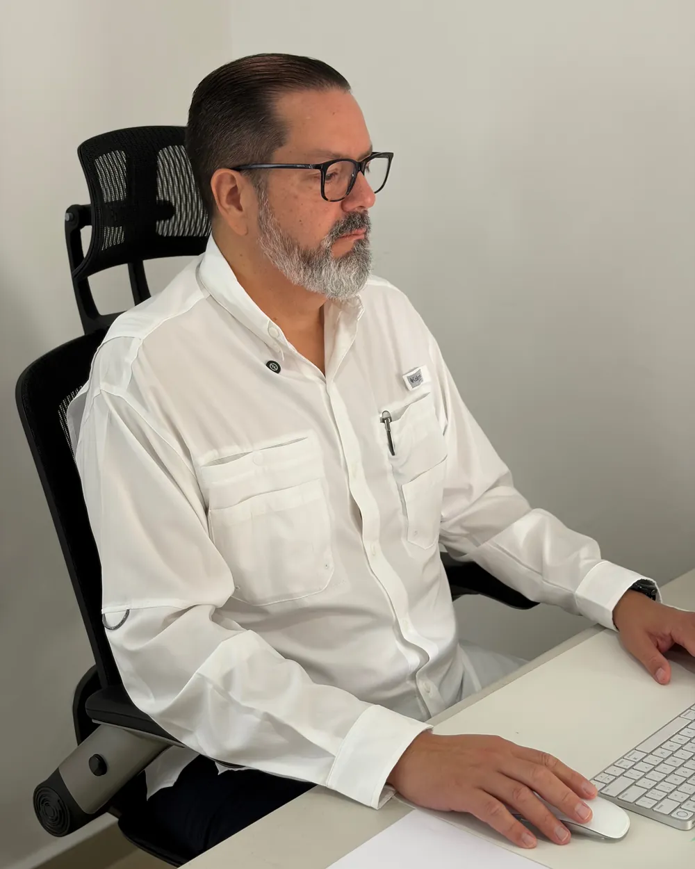 William Rodríguez revisando campañas de Meta Ads